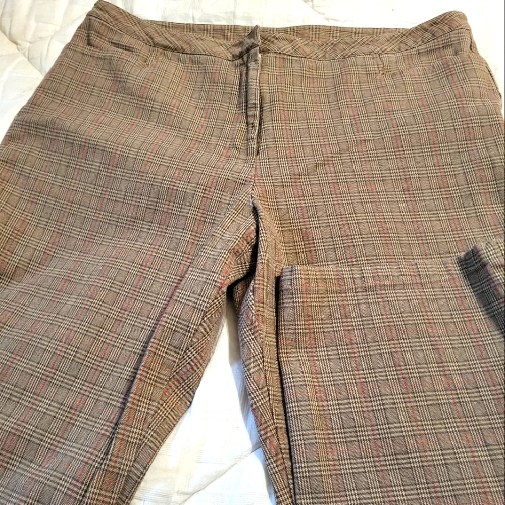 Sag Harbor Plaid Trousers 18 - Tan and Red